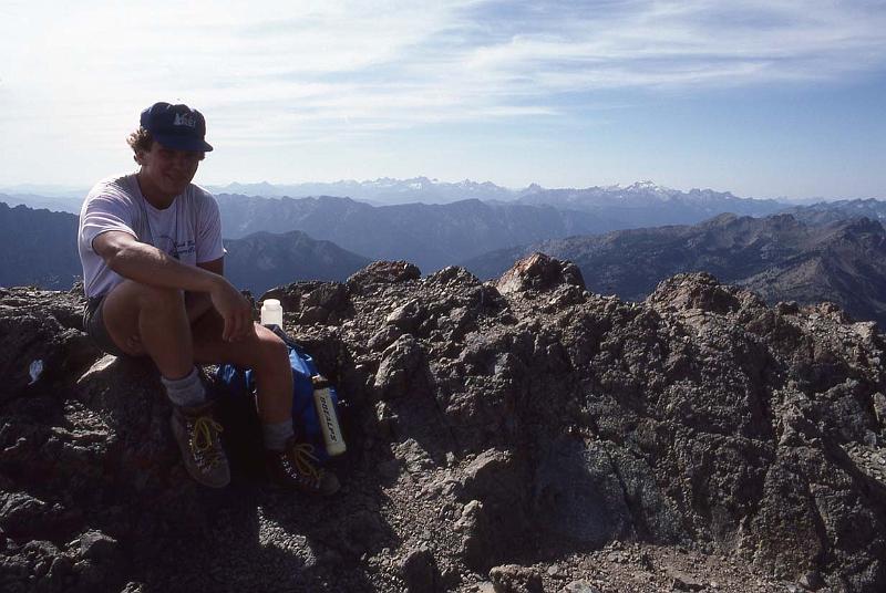 1986-066 Ingalls Peaks Sep-1986 Rob S Pk Summit.jpg